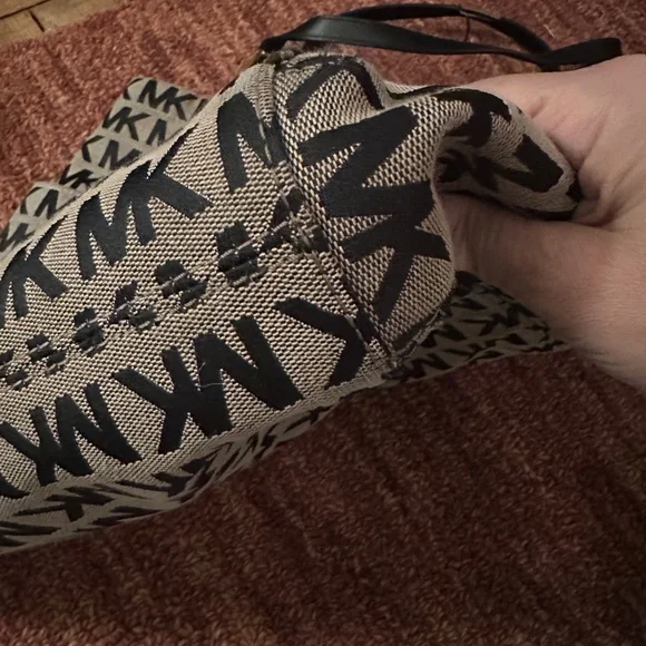 Michael Kors Tote Bag - Picture 7 of 11